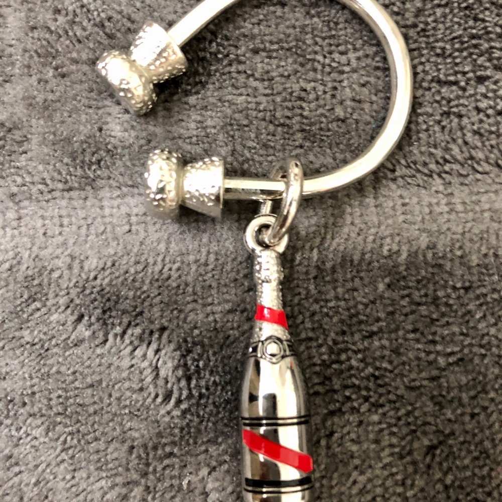 COPY - Keychains - Picture 7 of 7